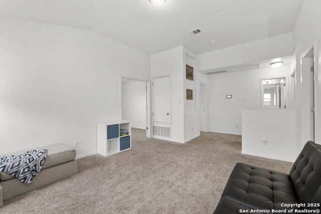 Listing photo id 23 for 8808 Straight Oaks