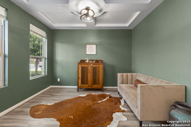 Listing photo id 3 for 8808 Straight Oaks