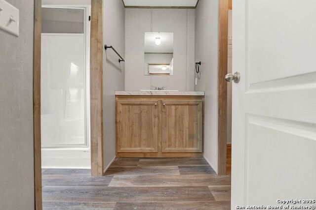 Listing photo id 13 for 2109 17th