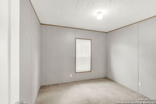 Listing photo id 17 for 2109 17th