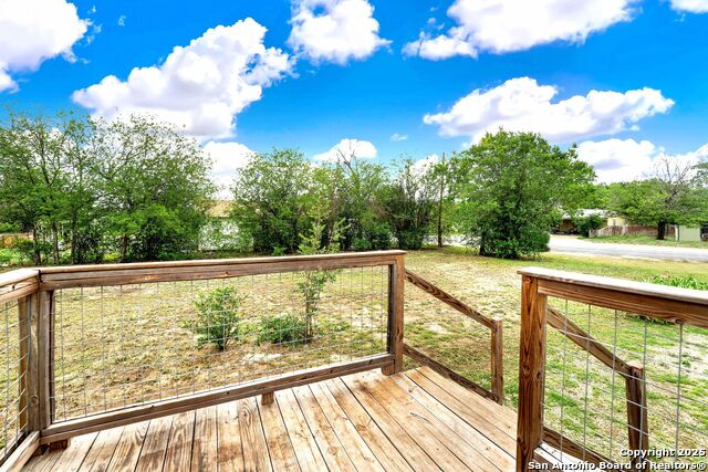 Listing photo id 21 for 2109 17th