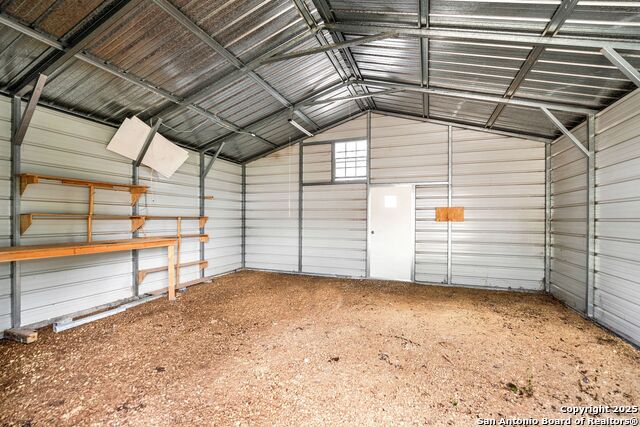 Listing photo id 24 for 2109 17th