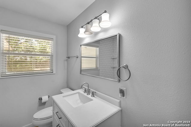 Image 12 of 16 For 917 Ivy Ln  