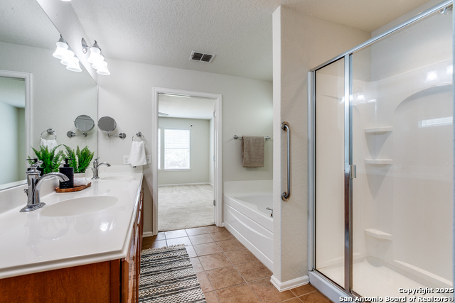 Listing photo id 13 for 10907 Shoo Fly
