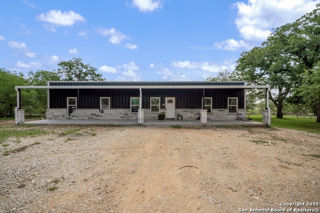 Details for 332 County Road 423, Stockdale, TX 78160