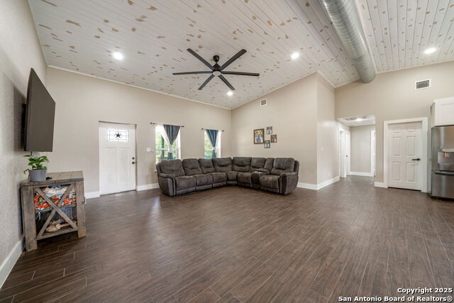Listing photo id 10 for 332 County Road 423