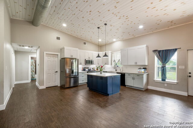 Listing photo id 11 for 332 County Road 423