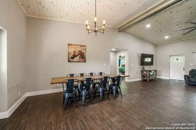Listing photo id 15 for 332 County Road 423