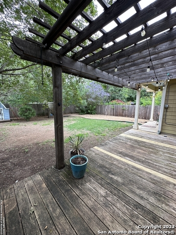 Listing photo id 11 for 518 Ogrady