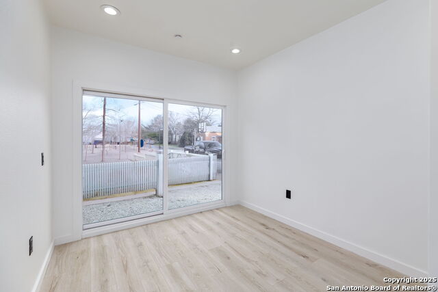 Listing photo id 9 for 310 Mesquite St S 102