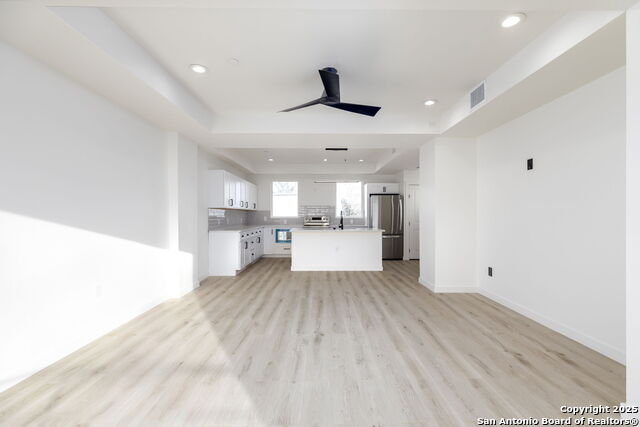 Listing photo id 14 for 310 Mesquite St S 102