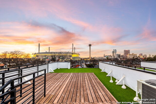 Listing photo id 0 for 310 Mesquite St S 102