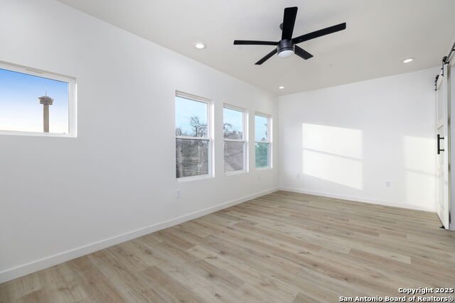 Listing photo id 21 for 310 Mesquite St S 102