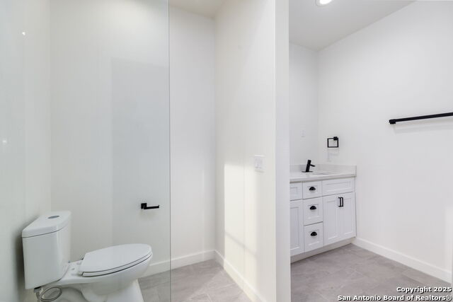 Listing photo id 23 for 310 Mesquite St S 102