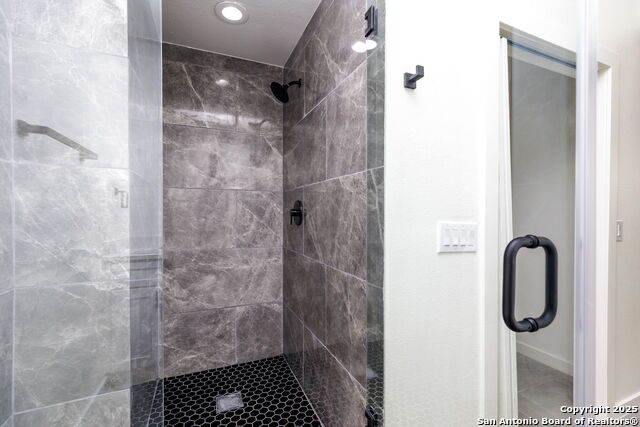 Listing photo id 24 for 310 Mesquite St S 102