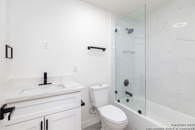 Listing photo id 26 for 310 Mesquite St S 102