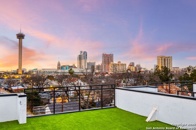 Listing photo id 2 for 310 Mesquite St S 102