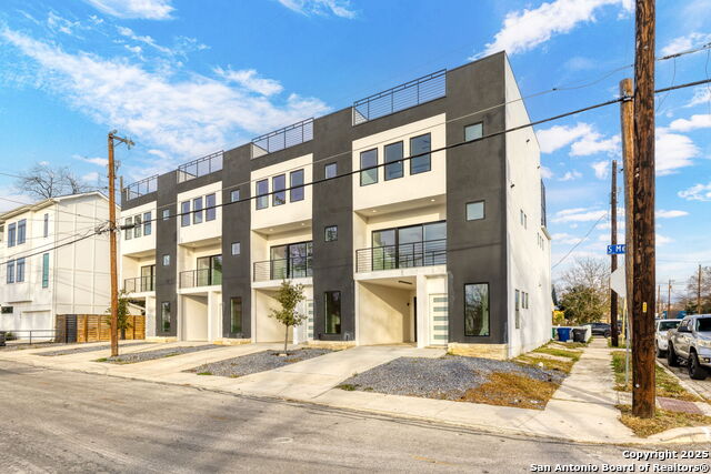 Listing photo id 5 for 310 Mesquite St S 102