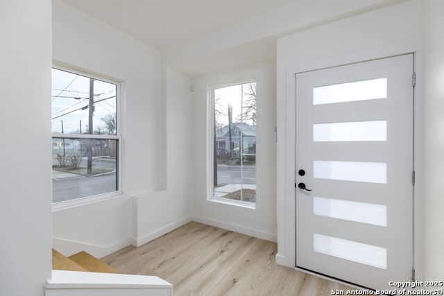 Listing photo id 7 for 310 Mesquite St S 102