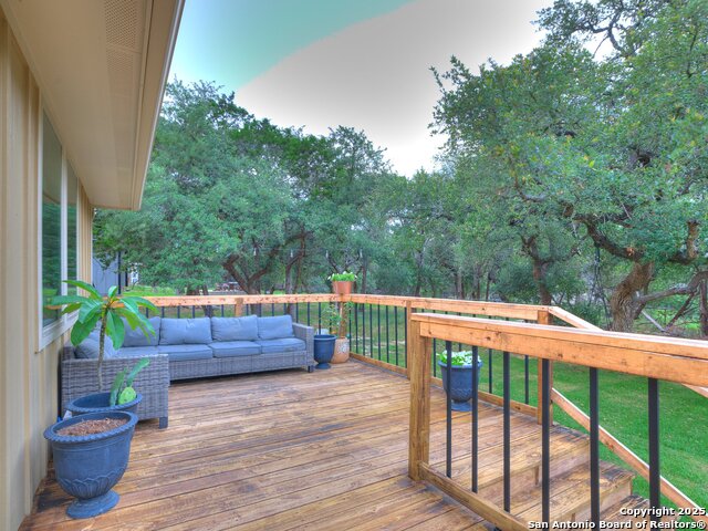 Listing photo id 10 for 5290 Spring Branch