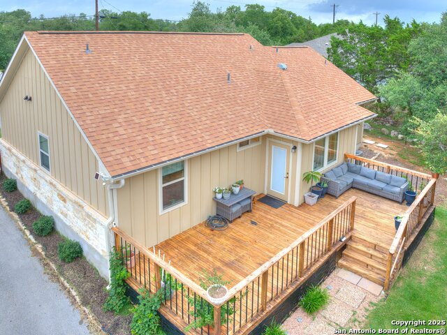Listing photo id 12 for 5290 Spring Branch