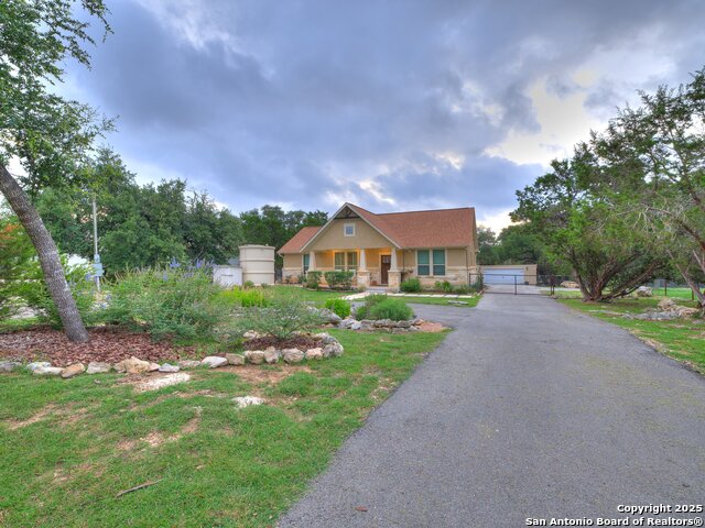 Listing photo id 4 for 5290 Spring Branch
