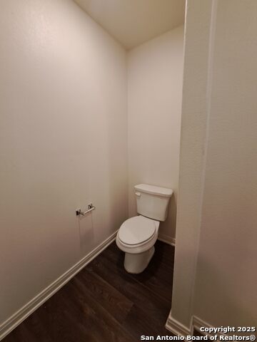 Listing photo id 8 for 3885 Northaven