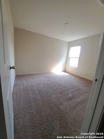 Listing photo id 11 for 3885 Northaven