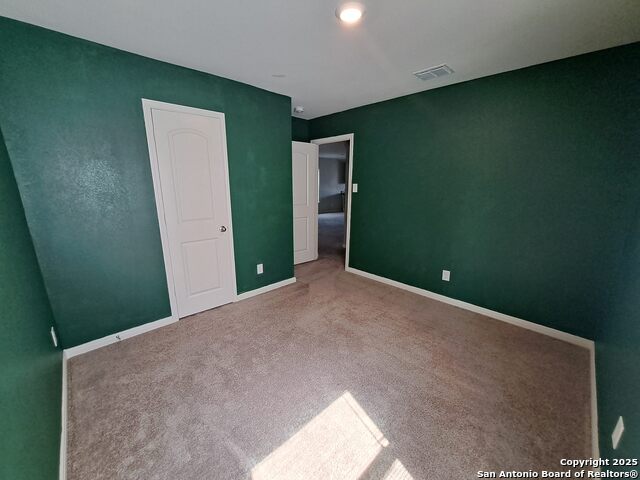 Listing photo id 14 for 3885 Northaven