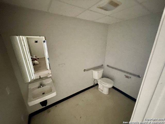 Listing photo id 2 for 1501 Bensdale  A