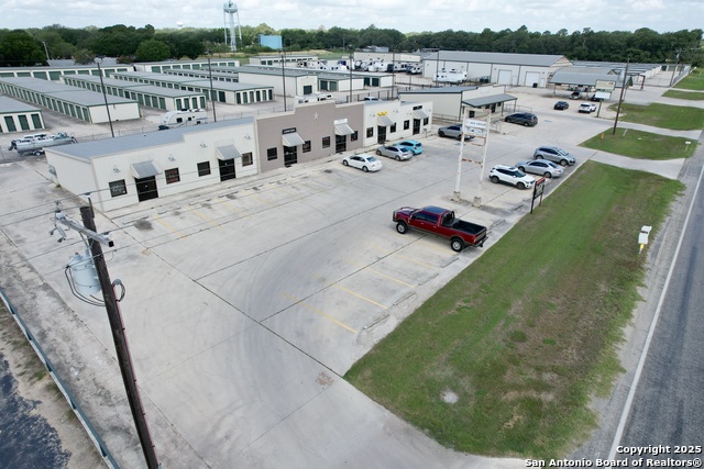 Listing photo id 4 for 1501 Bensdale  A