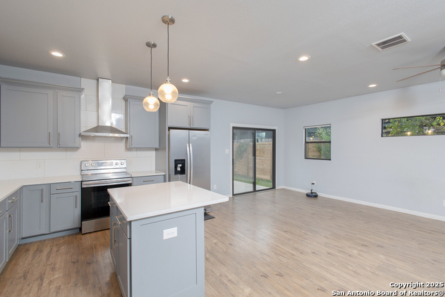 Image 11 of 29 For 734 Essex  Apt 2