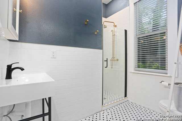 Image 13 of 22 For 1106 Summit Ave W