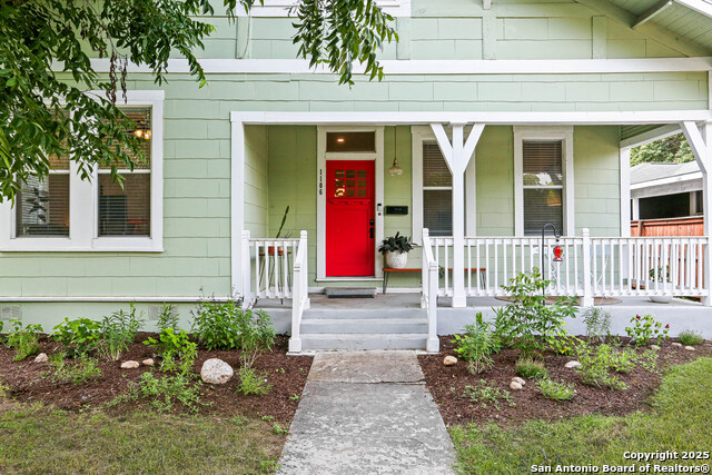 Image 3 of 22 For 1106 Summit Ave W