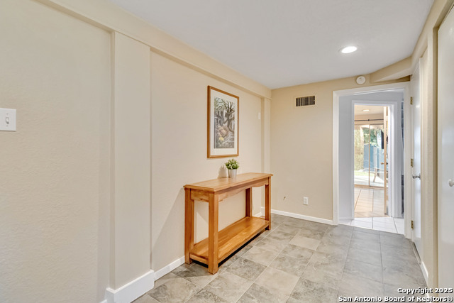 Image 18 of 42 For 1359 Glenn Dr