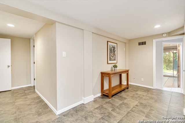 Image 19 of 42 For 1359 Glenn Dr