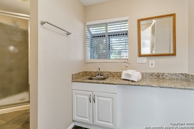 Image 27 of 42 For 1359 Glenn Dr