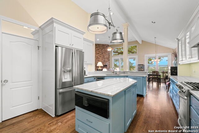 Listing photo id 10 for 41 Longsford