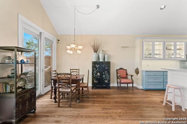 Listing photo id 14 for 41 Longsford
