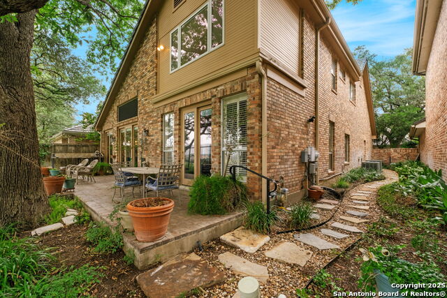 Listing photo id 33 for 41 Longsford