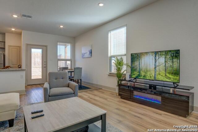 Image 3 of 20 For 7516 Magnolia  101