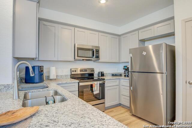 Image 7 of 20 For 7516 Magnolia  101