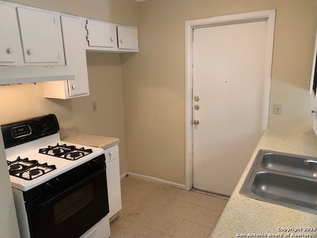 Listing photo id 2 for 402 Michelle