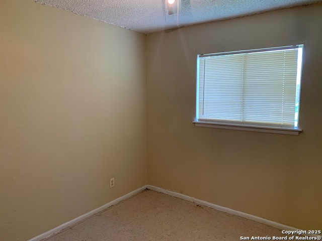 Listing photo id 4 for 402 Michelle