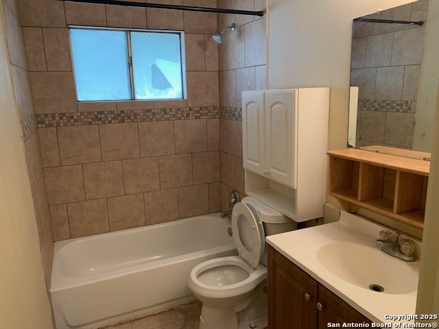 Listing photo id 7 for 402 Michelle
