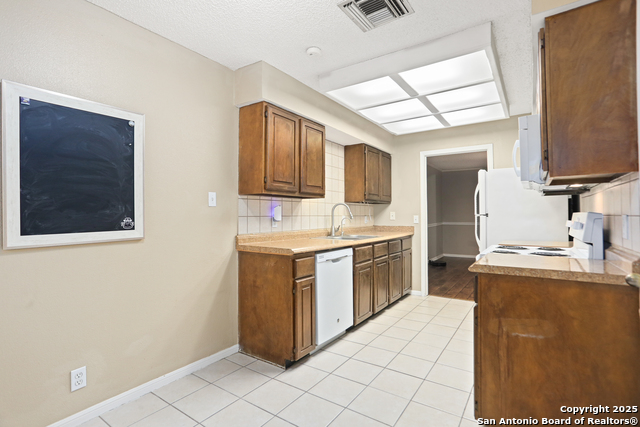 Image 11 of 19 For 7738 Chambers Rd  1203