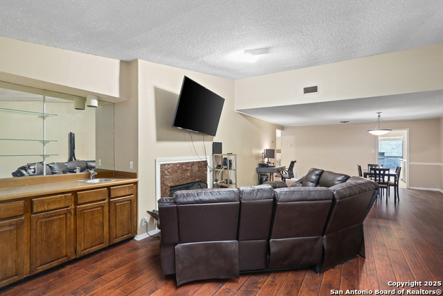 Image 6 of 19 For 7738 Chambers Rd  1203