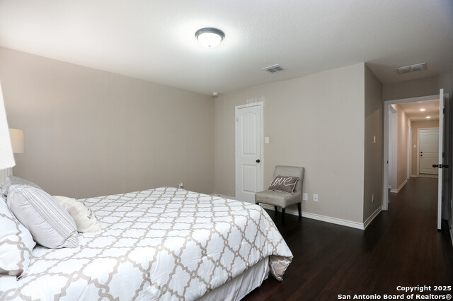 Listing photo id 9 for 3027 Mission Gate