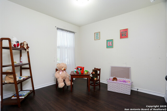 Listing photo id 13 for 3027 Mission Gate