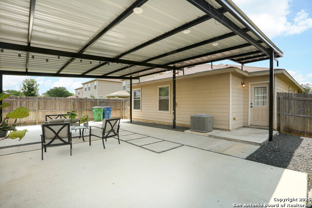 Listing photo id 1 for 3027 Mission Gate